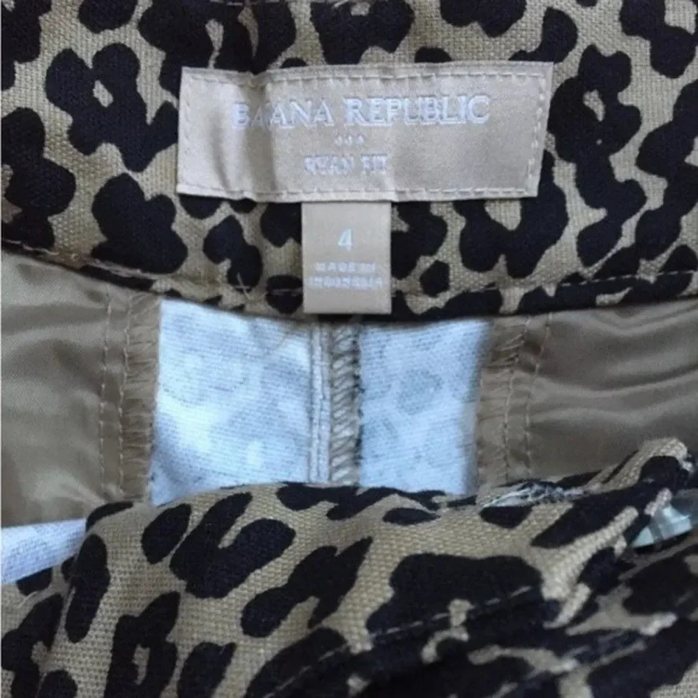 VTG Women’s Banana Republic Leopard Tan Stretch Black Print Ryan Fit Shorts
